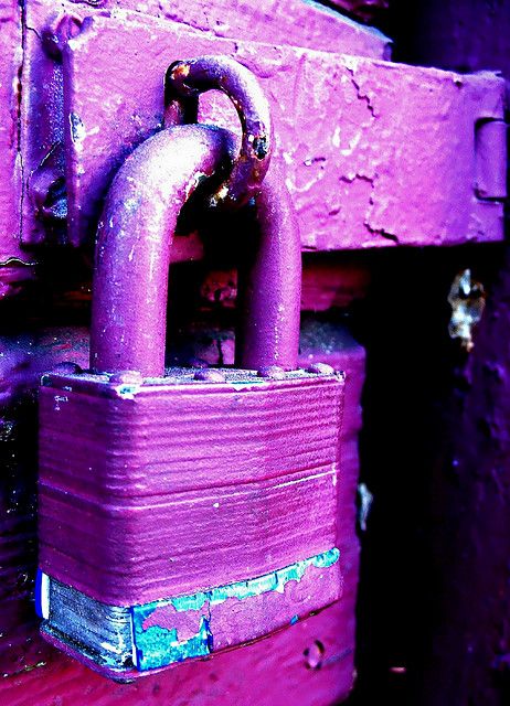 purplepadlock.jpg