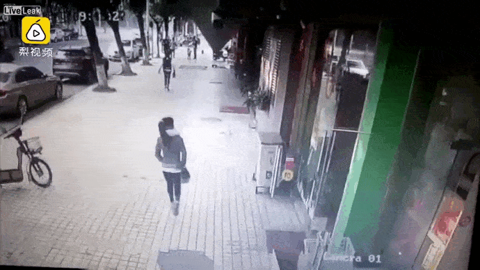 1633577683447.gif