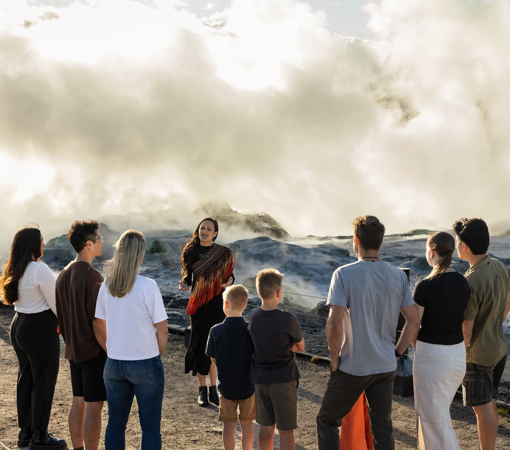 TE RĀ Guided Experience at Te Puia