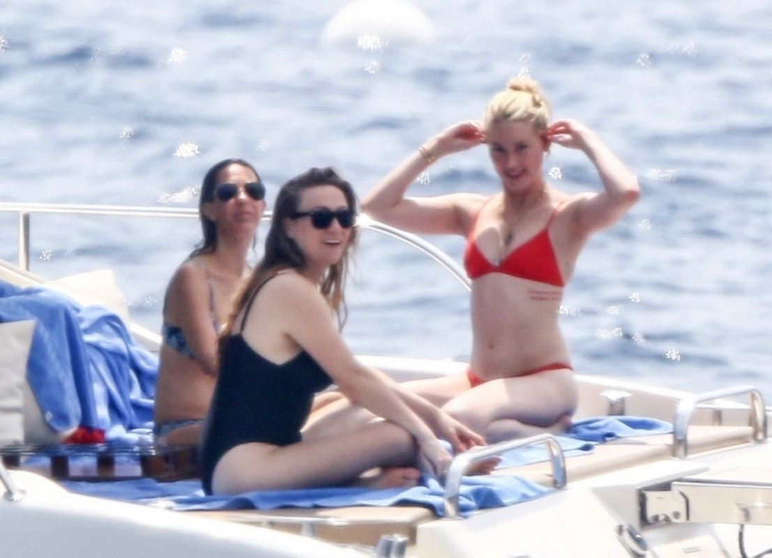 amber-heard-in-bikini-at-a-yacht-on-amalfi-coast-07-27-2019-11