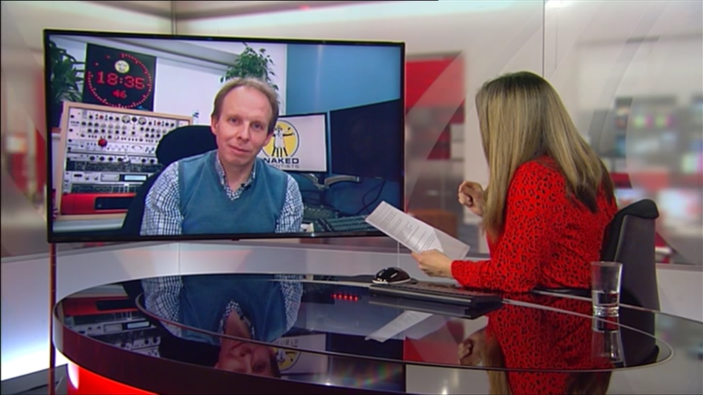 01.12 - 18.30.00 - This Is BBC One HD. Please switch over to BBC One.ts_snapshot_06.45.106
