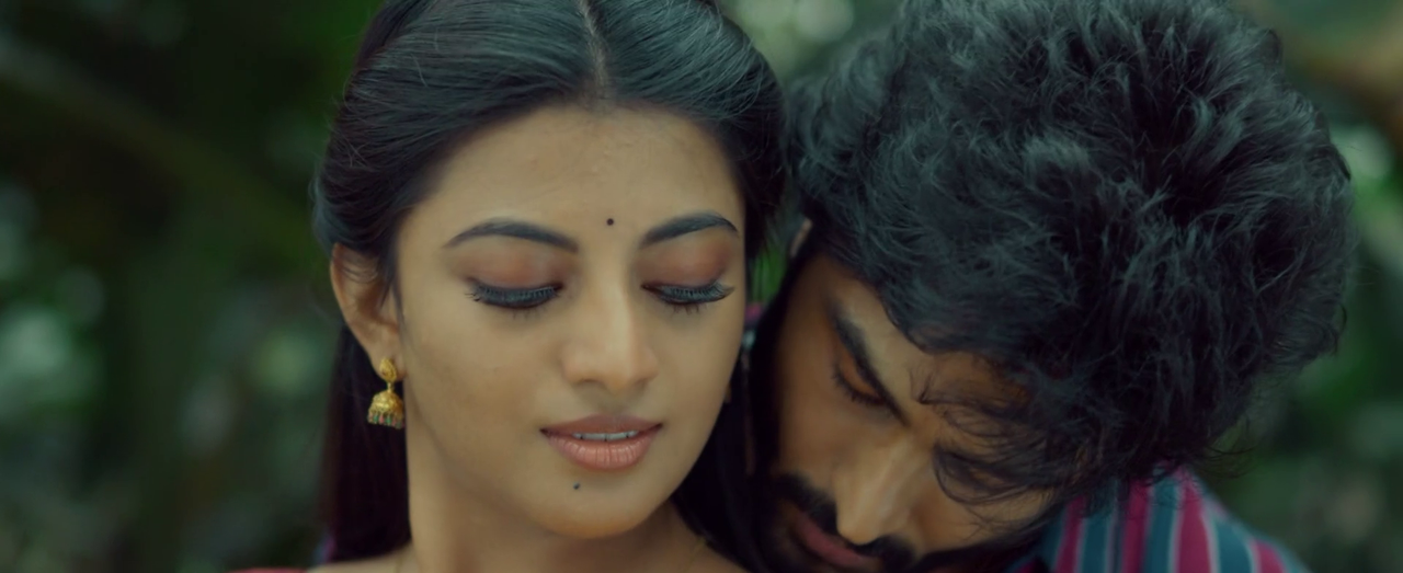 Kayal Anandhi-  Hot  Intimate Scene - Sridevi Soda Center  (13)
