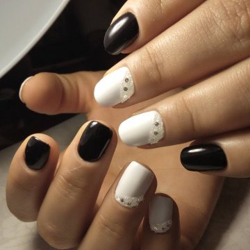 Черно-белый маникюр гель-лаком. Фото дизайн на короткие ногти для начинающих