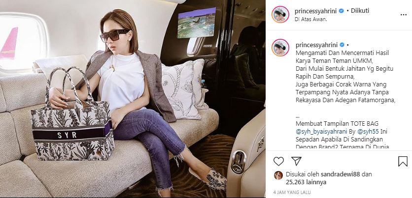 Syahrini tak malu memamerkan tas produk lokal