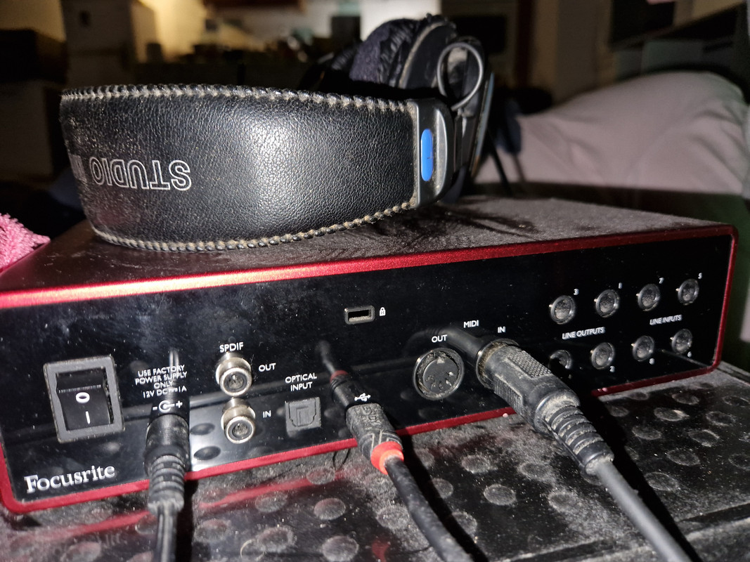 Vue de derrière carte son Guillaume