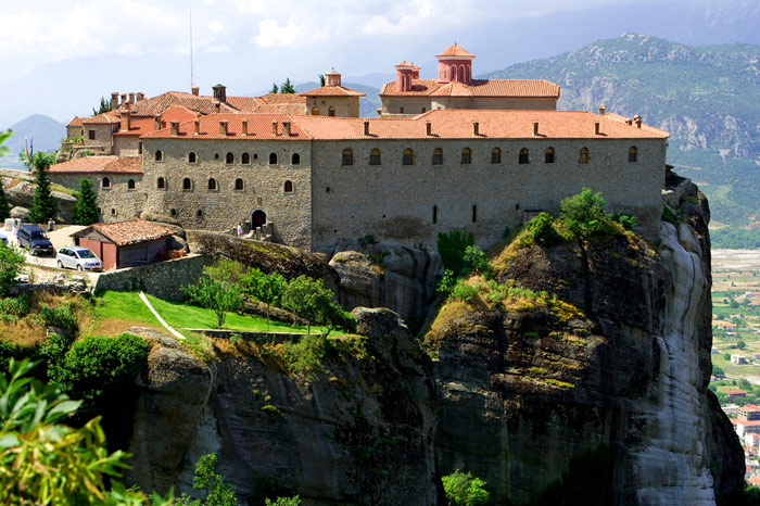 [Image: tu-vien-Meteora-1.jpg]