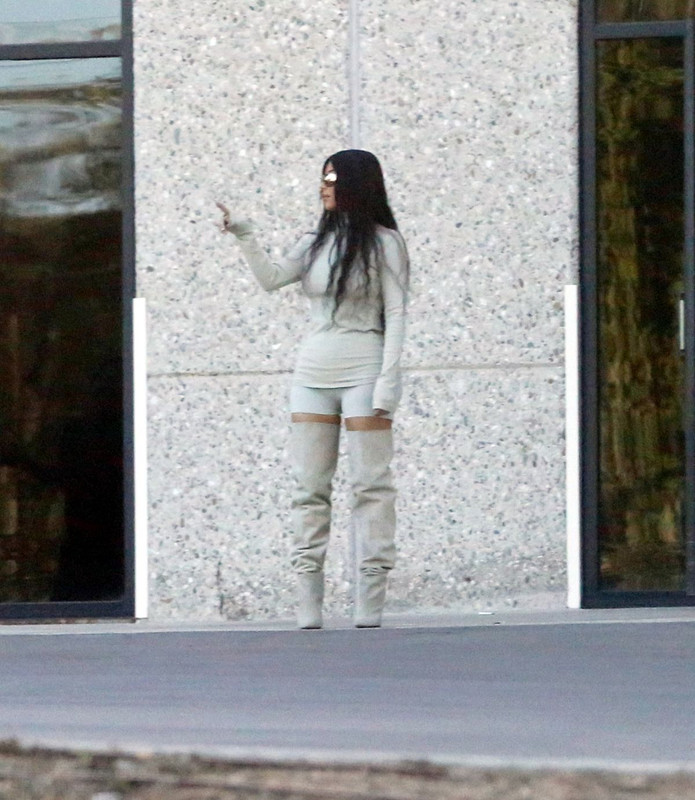 kim-kardashian-at-a-studio-in-calabasas-06-11-2018-1