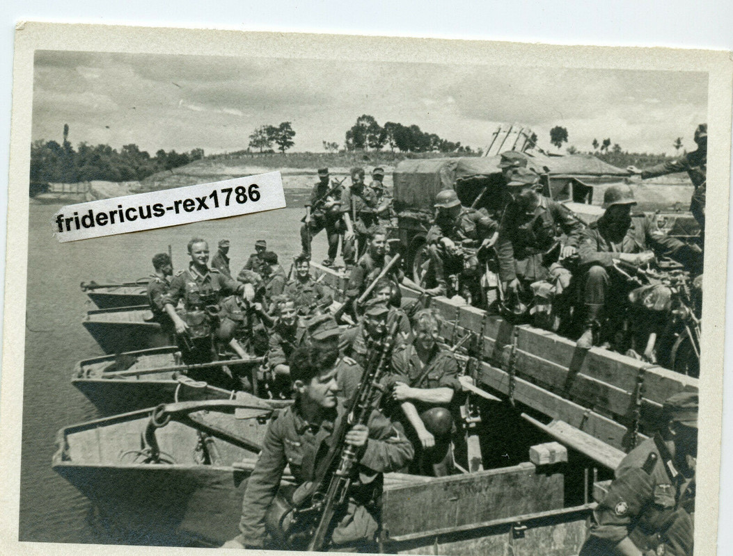 Foto Kommando 1 Gebirgs - Div HKL Fähre Technik Krad schwerer Waffen Ausrüstung