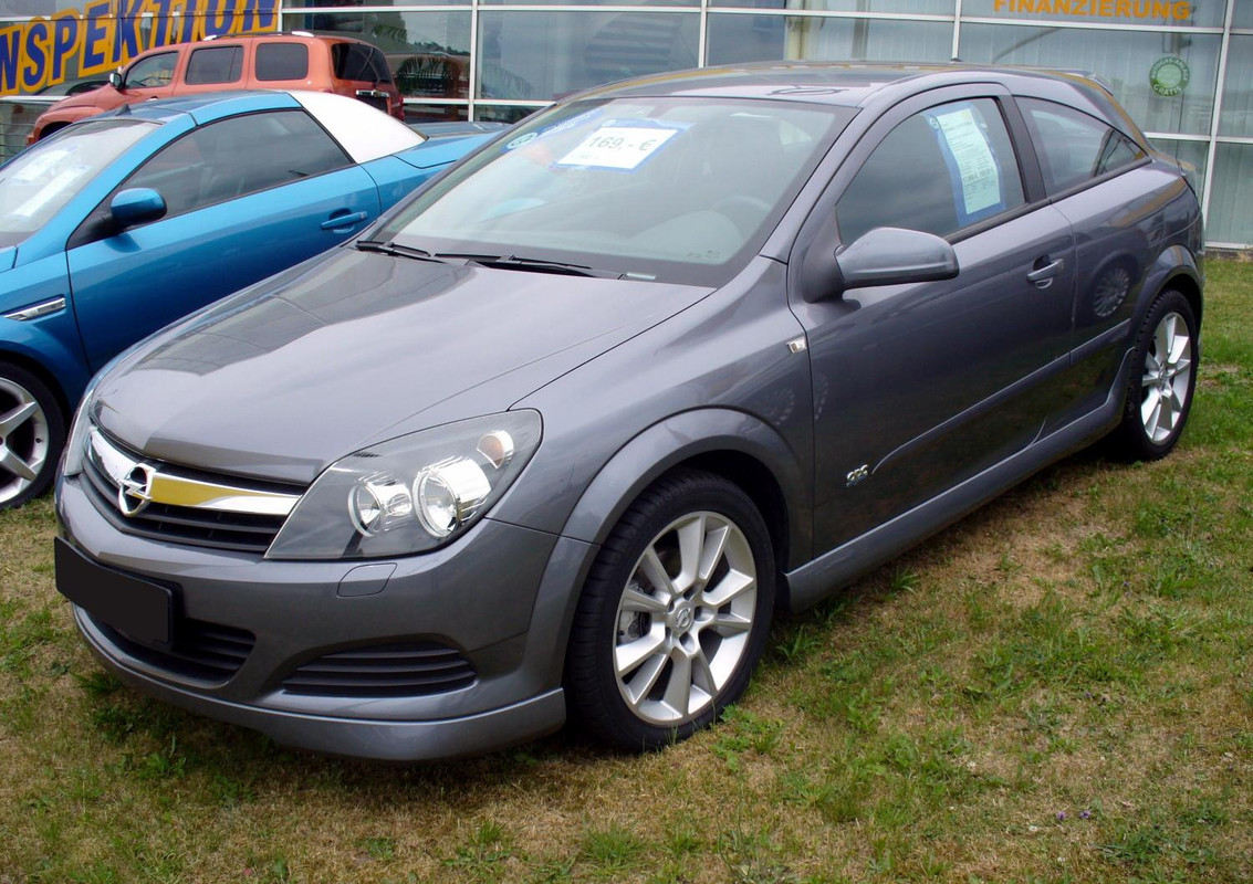 Opel_Astra_H_GTC_1.6_Edition_OPC-Line_Vorfacelift_Moonlandgrau