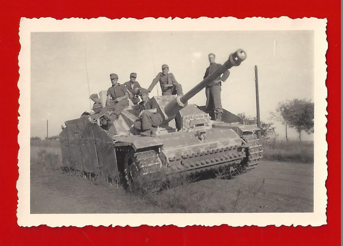 orig. Foto, deutsches Sturmgeschütz IV lang mit 