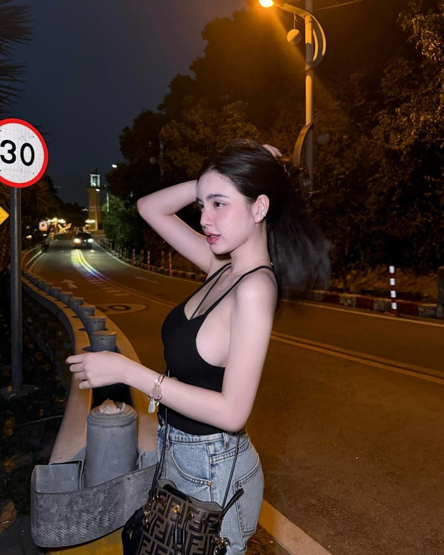 9888254e-cfa2-4f7e-8a9b-755a7af5a631