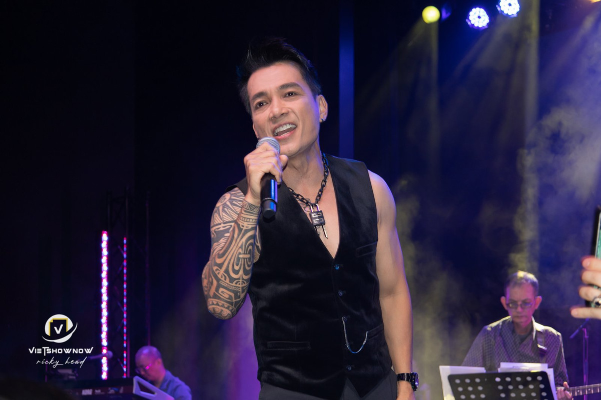 Singer Luong Tung Quang