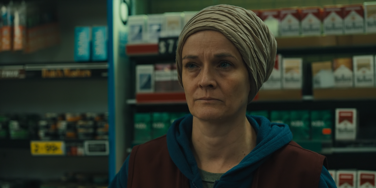 Mare of Easttown S01E02 Fathers 1080p 10bit Blu Ray AAC5 1 HEVC Vyndros mkv snapshot 50 05 2026 01 0