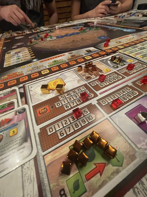 E90FFE7F-FFC9-483B-8D65-3EC3E6F5846F