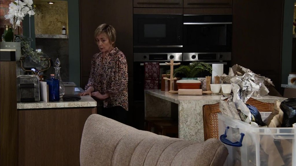 [Image: 6e1pqzhie32k.jpg]