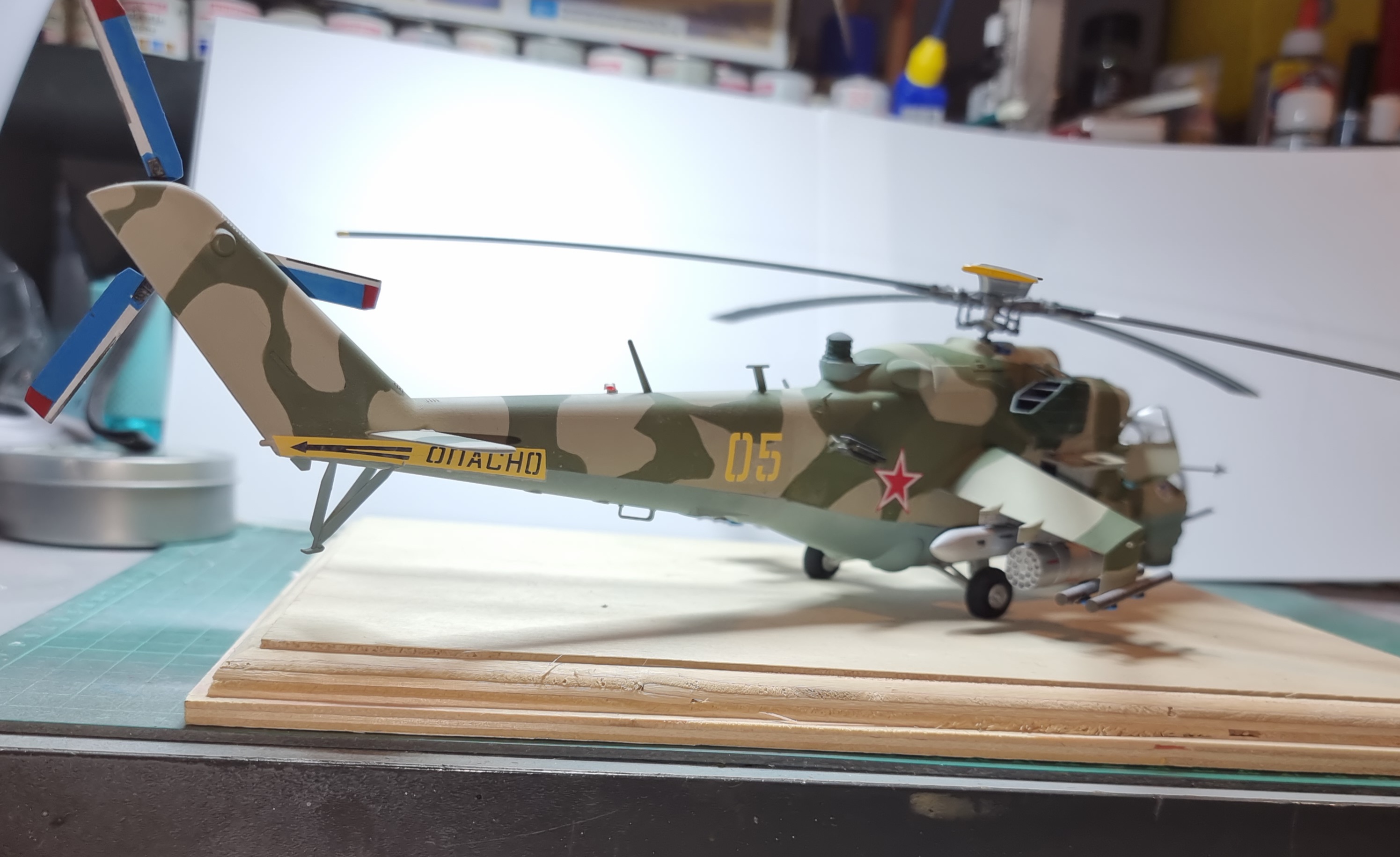 Finished - Zvezda 1/48 Mil Mi-24 Hind. - International Scale