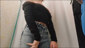 [Image: Voyeur35925142927.jpg]