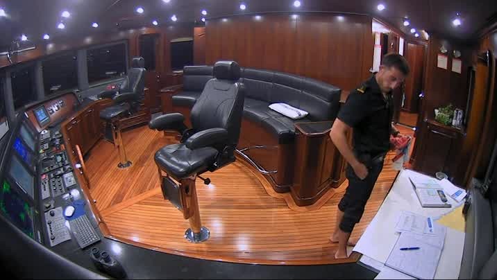 [Image: q70e7tww7nhw.jpg]