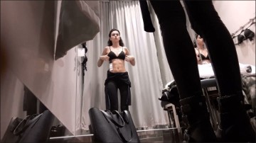 [Image: Voyeur13785080925.jpg]