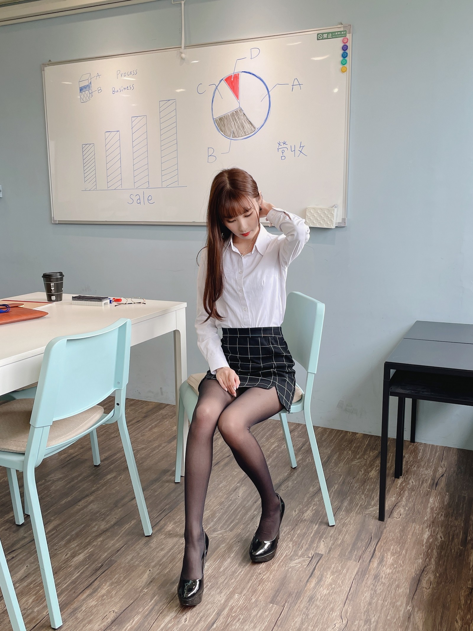 泥泥汝 OL 女郎 B 主题 写真＋视频合集｜高人气职业风作品（350P｜12V｜840MB）插图9