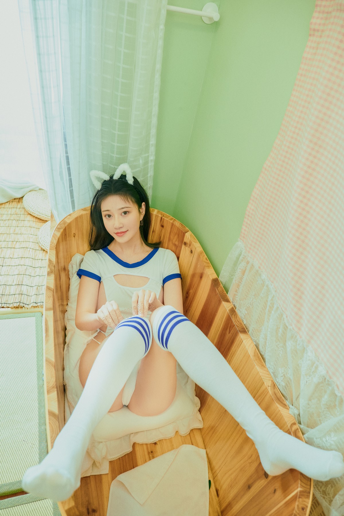 年年nnian 喵系少女写真 猫耳可爱Cosplay图集插图4