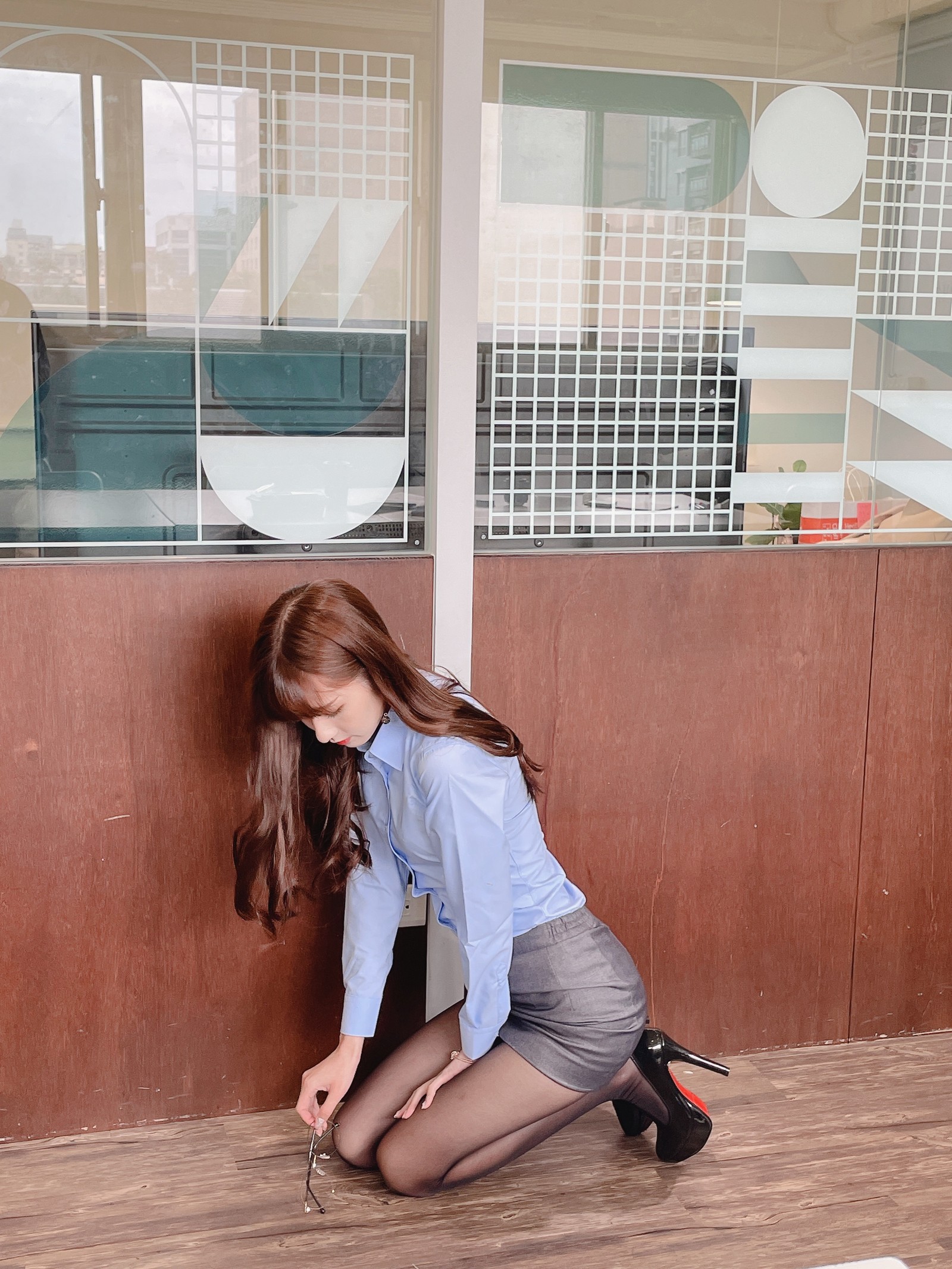 泥泥汝 OL 女郎 B 主题 写真＋视频合集｜高人气职业风作品（350P｜12V｜840MB）插图1