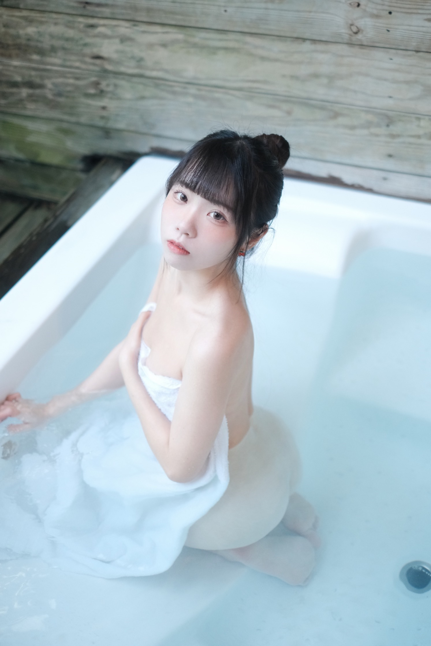可可小白兔 意亂情迷の溫泉之旅 写真集 – 温泉旅拍 高清图 [67P-142M]插图4