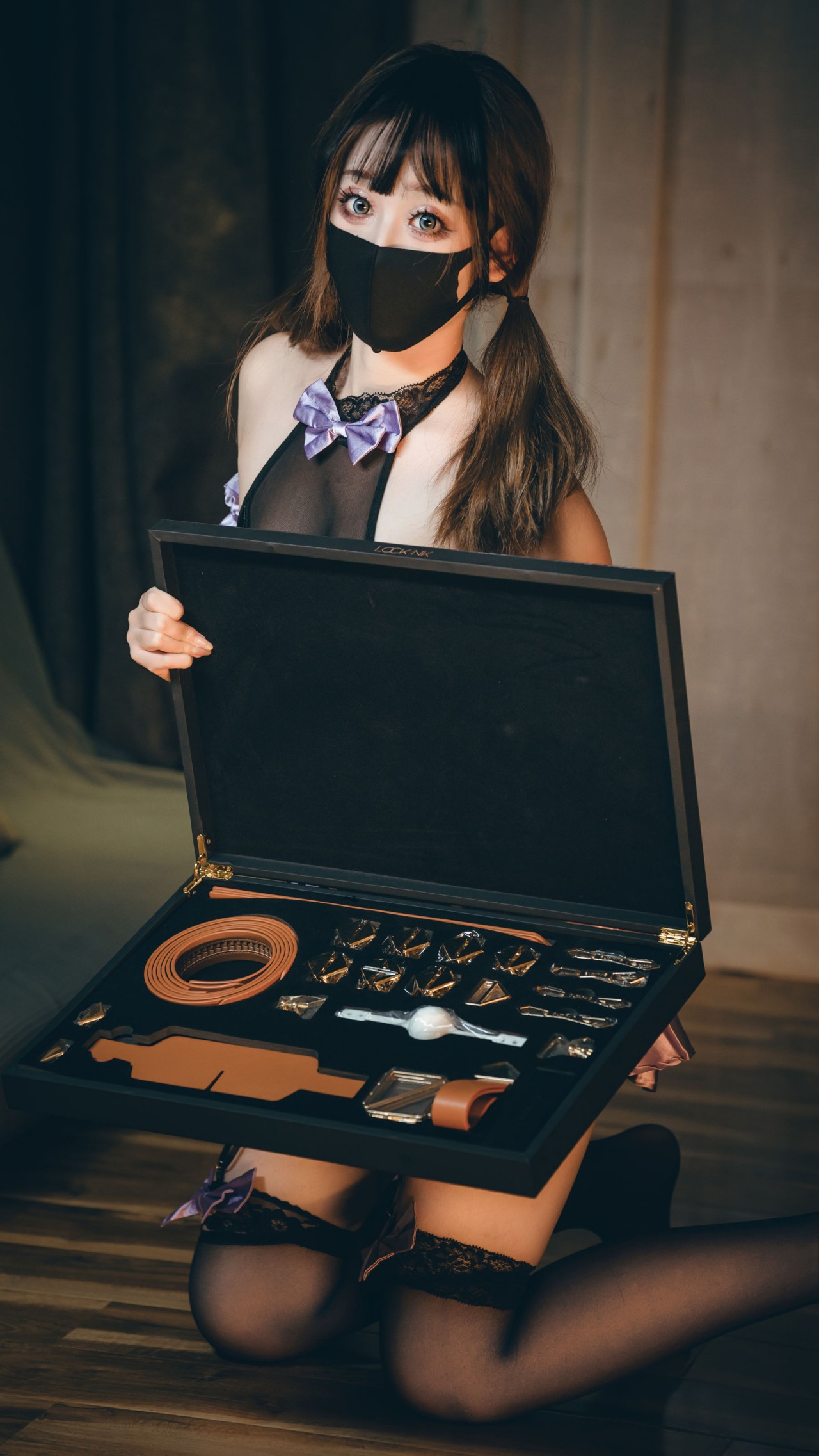 茶籽ccz COS《叛逆の魅魔》写真，隐若现的身体曲线插图3