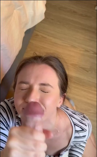 [Image: Cumshots14869021941.jpg]
