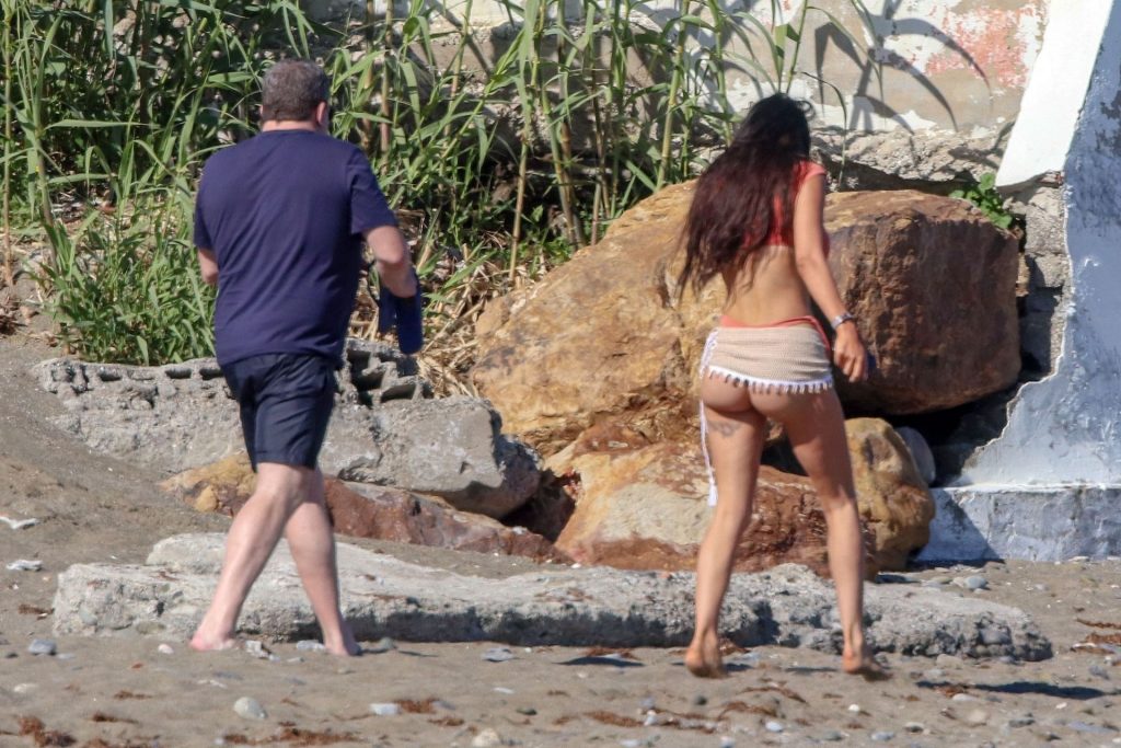 Chloe-Khan-upskirt-STARS-com-1024x683-6