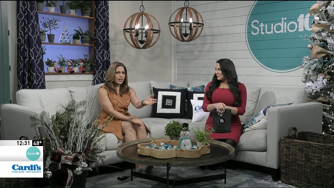 12.28 - 17.30.00 - Studio 10. A look at the latest in entertainment, ....ts_snapshot_04.25.735