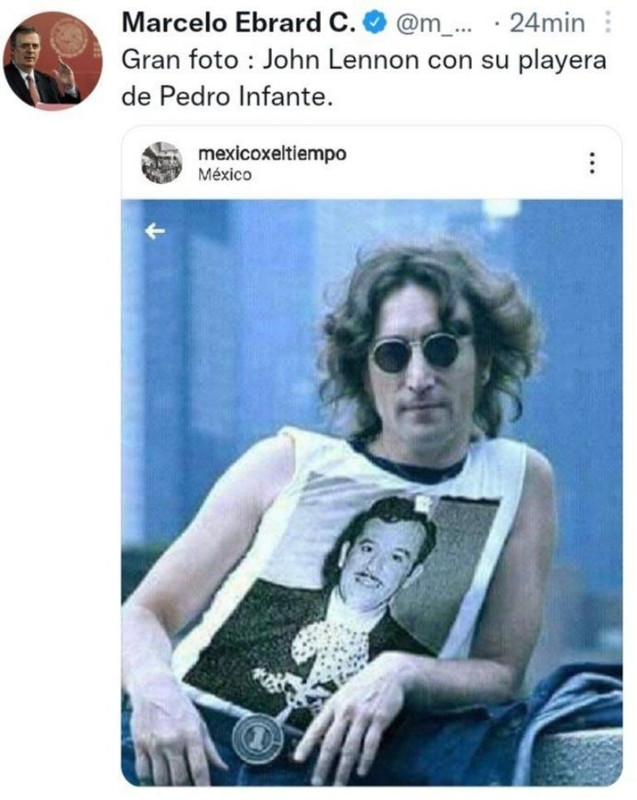 Marcelo Ebrard publica foto falsa de John Lennon y le llueven críticas