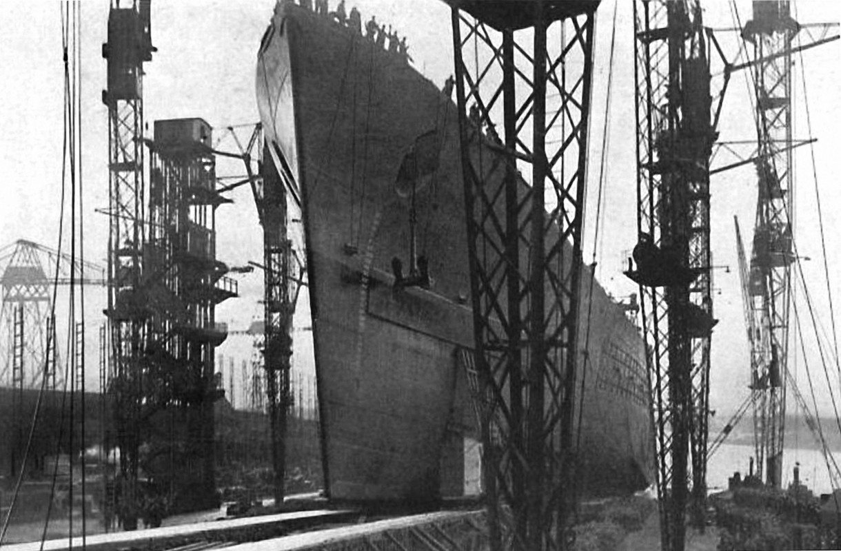 https://i.postimg.cc/9X8nYm6M/HMS-Vanguard-2.jpg