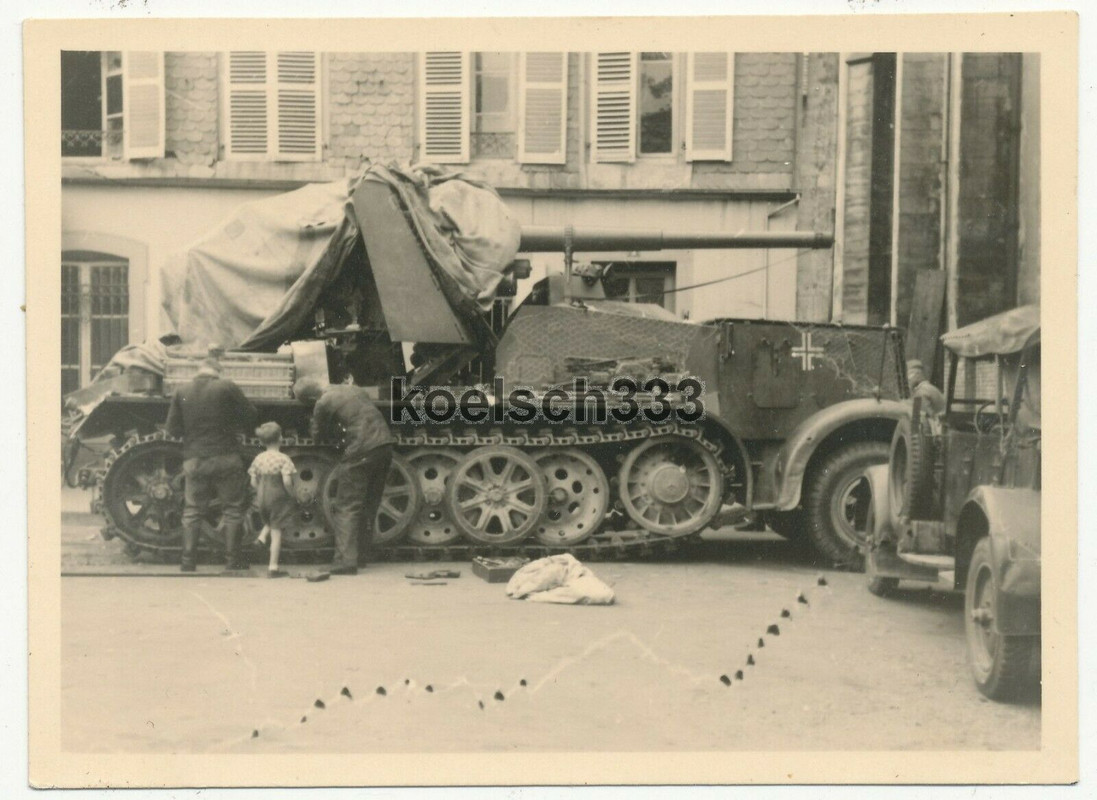 Foto Bunkerknacker Selbstfahrlafette Panzer Halbkette mit 88 Flak Geschütz ... !