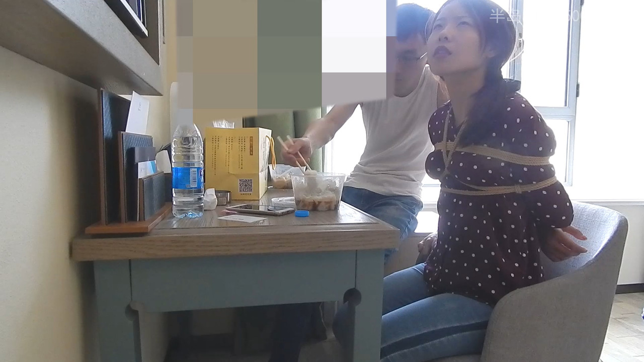 半岛束艺 小林忆莲~阿紫 全国首例捆绑接外卖.mp4_20230904_132145.638