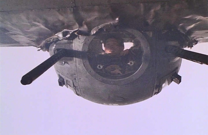 AMAZING-STORIES-B-17-2A-FOTOR.jpg