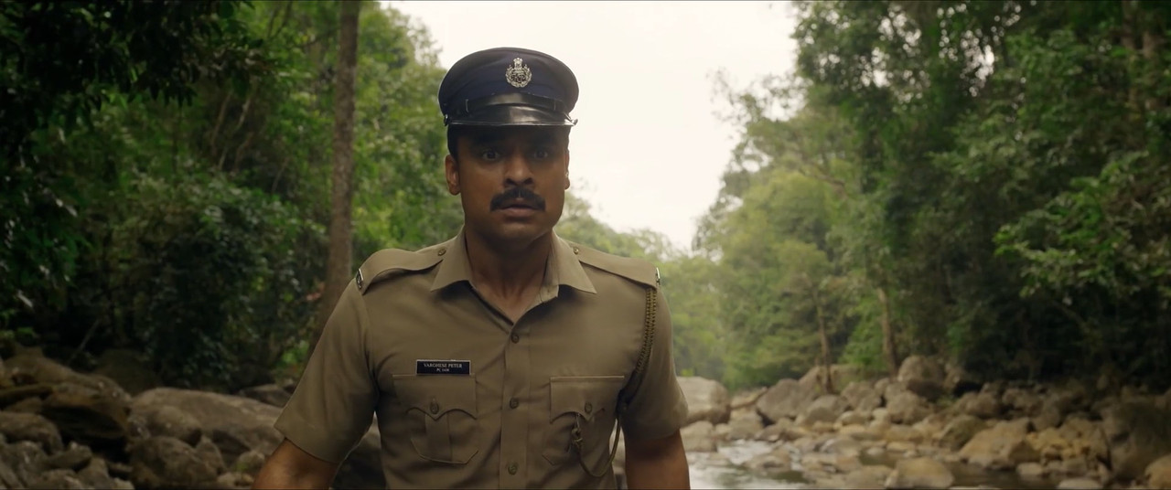 Narivetta 2025 WebRip [Hindi + Tamil + Telugu + Malayalam + Kannada] 480p 720p 1080p ESub Screenshot