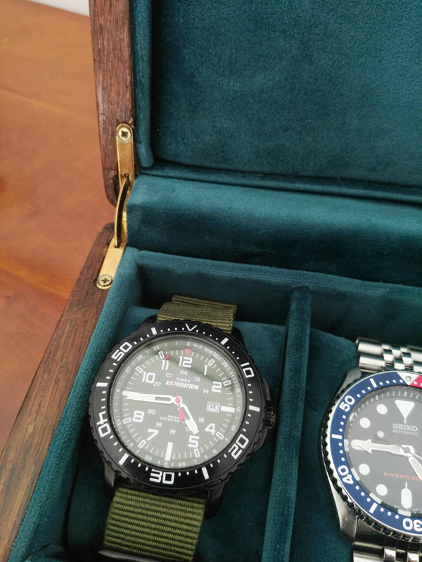[SUJET UNIQUE] écrin, boîte ou coffret pour ranger les montres... tome II - Page 14 07