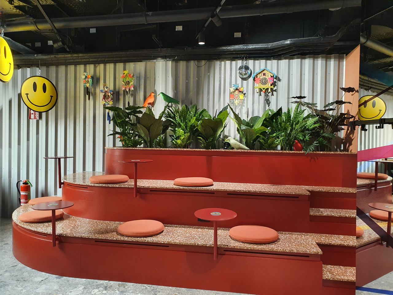 Flexible lighting at Le big TamTam food market in Hamburg's Hanseviertel