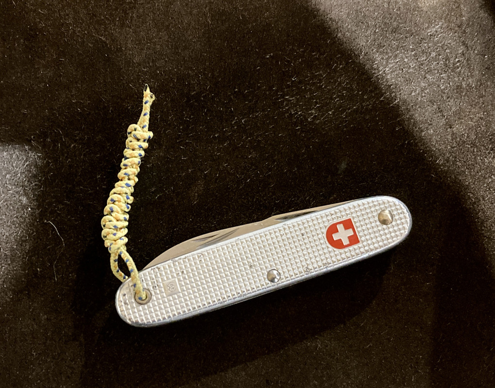 C12AD7F3-5A3E-4BF1-B21E-386BF0DFD4B2