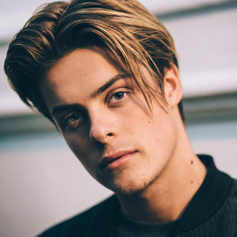 5948CC41-04EB-4913-A568-3DE20A8C8DAC