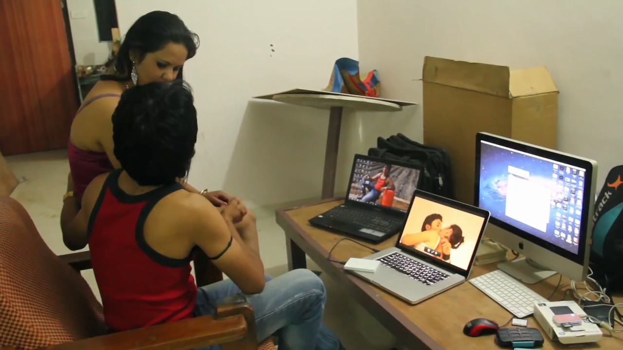 HINDI HOT SHORT MOVIES_FILMS 2016 - Oo kuwari kanya - latest short film.MP4_snapshot_00.15_[2021.05.