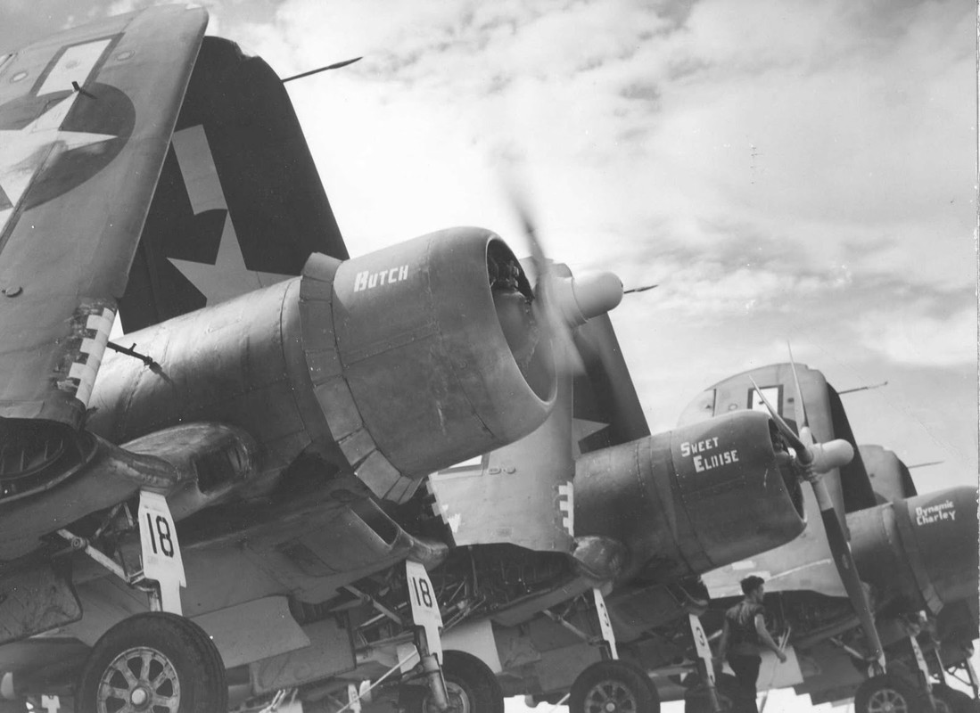 Vought-F4-U-Corsairs-VMF-321-White-2x-Dy