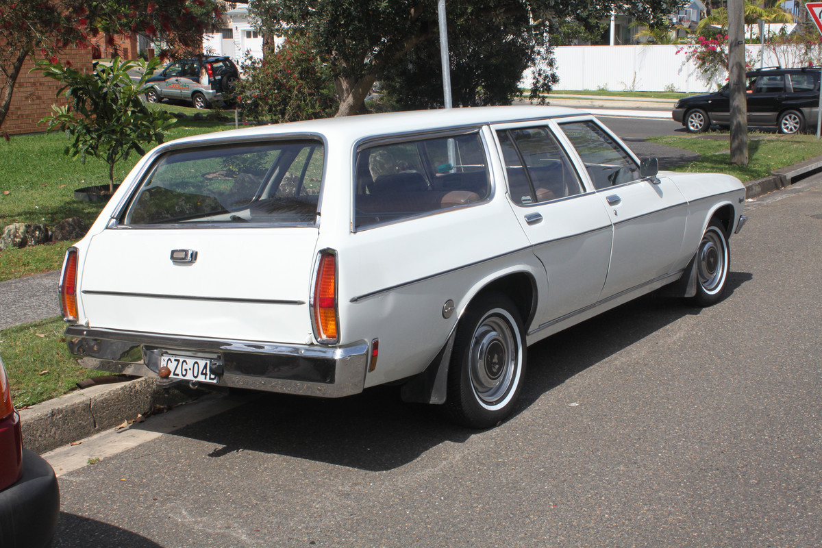 1973_Holden_Kingswood_(HQ)_station_wagon_(22568171675)