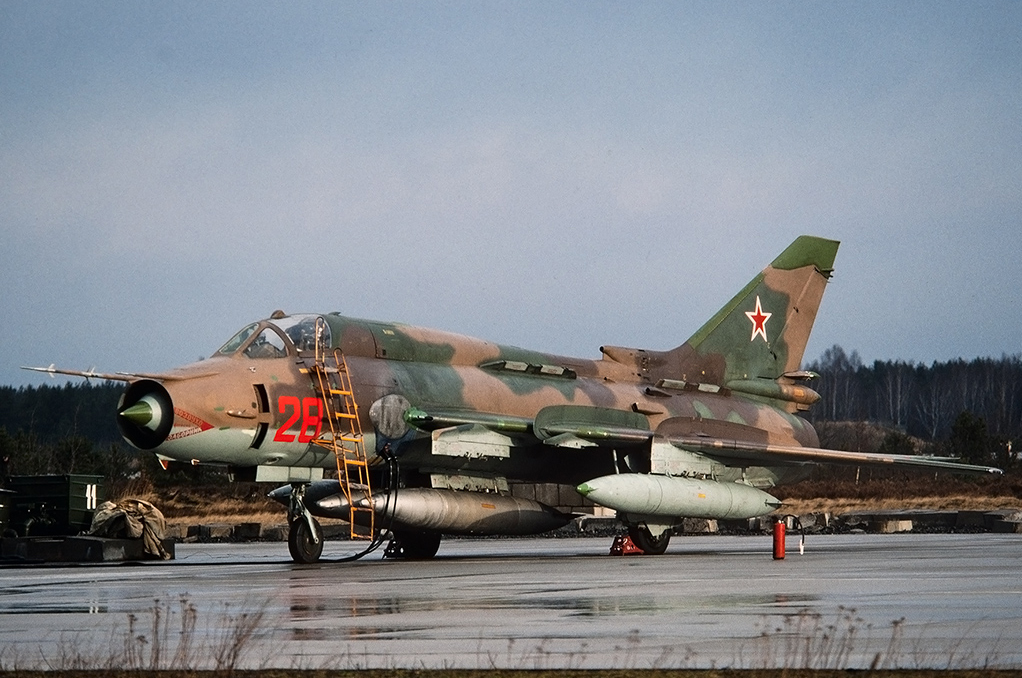 20 GvAPIB Su-17M4 28 red_10804 (4)