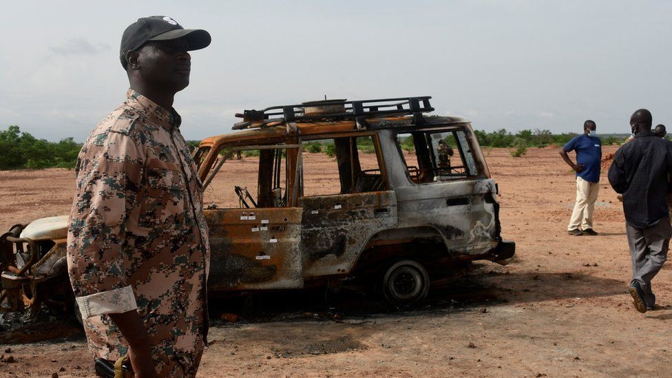 Hombres armados asaltan mercado de Nigeria y matan al menos a 20 personas