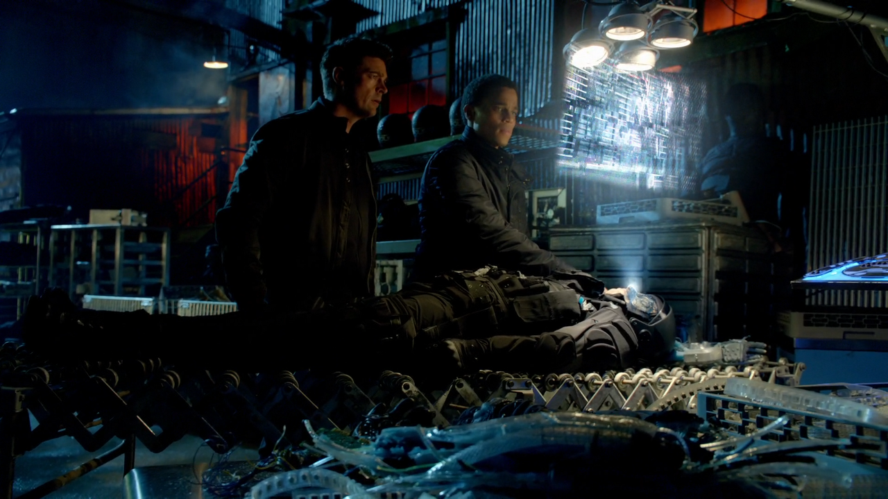 Almost.Human.S01E01Fattore.umano.ITA.ENG.1080p.WEB-DLMux.H.264-Morpheus.mkv_snapshot_36.27_[2020.08.