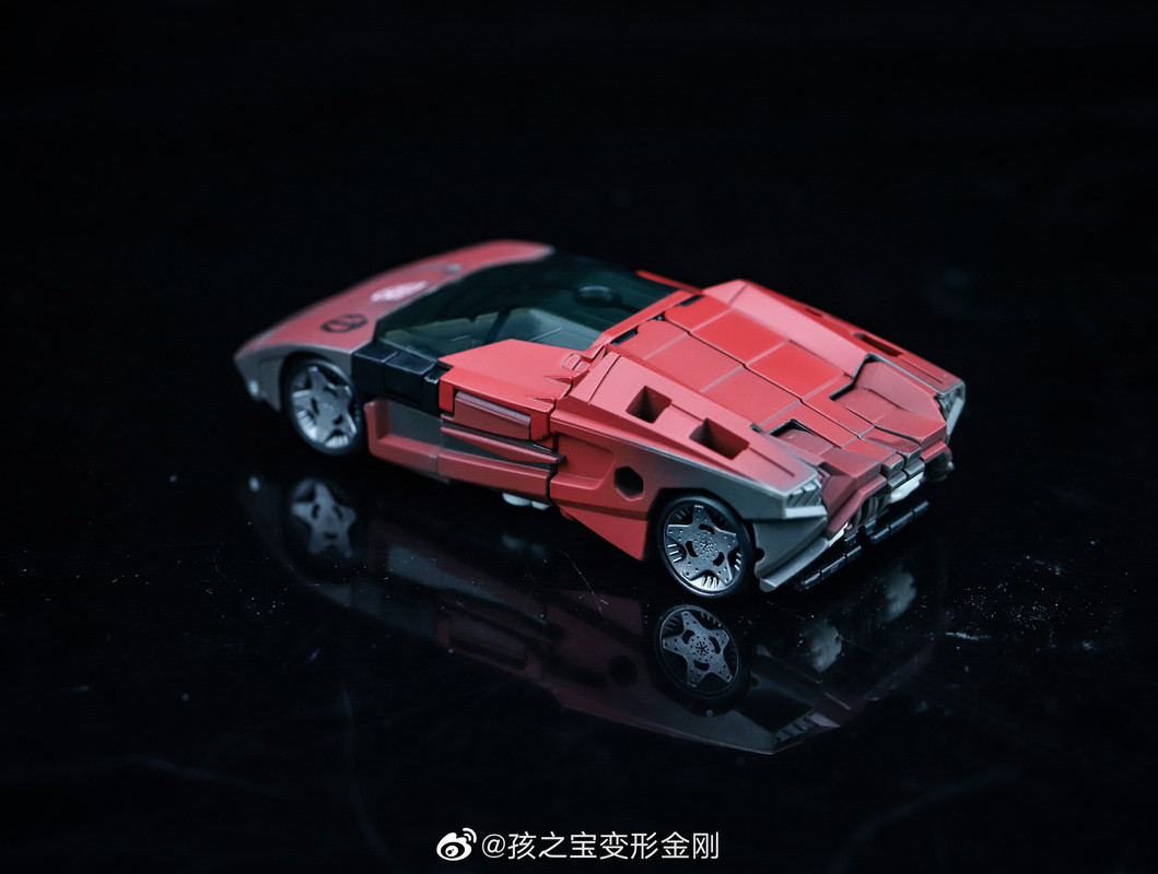 WFC-Netflix-Sideswipe-03