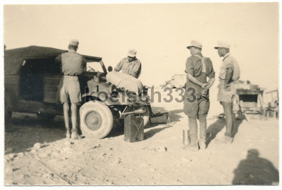 Foto Afrika Korps VW Kübelwagen PKW mit Ballonre