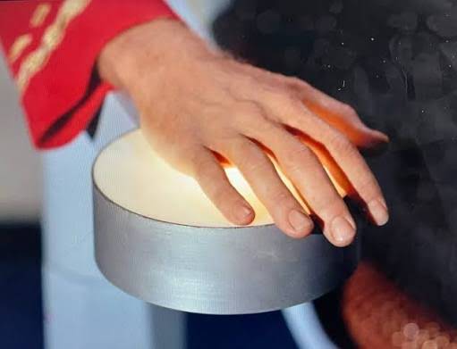 Montgomery-Scott-s-Right-Hand-)2267).jpg
